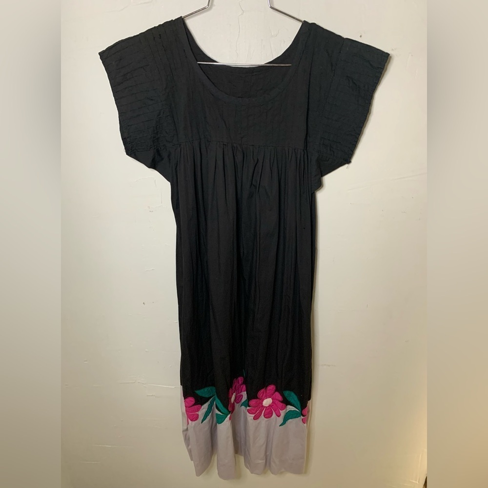 Vintage Handmade Pleated Floral House Dress/ Muumuu​